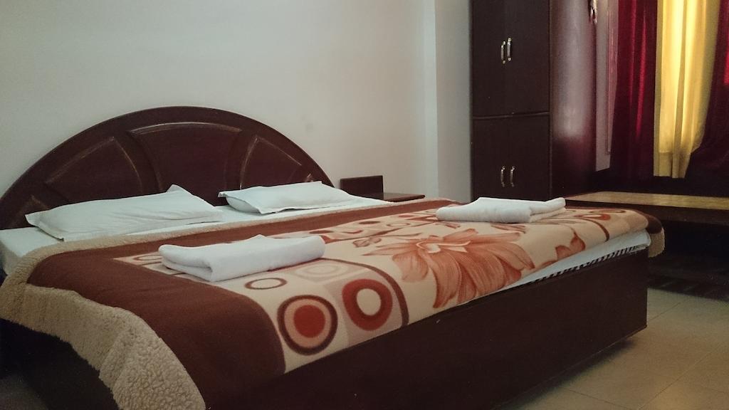 Hotel Maharaja Katra  Habitación foto