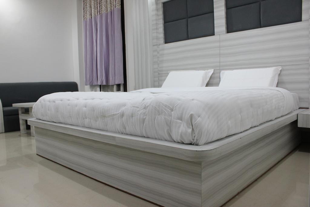 Hotel Maharaja Katra  Habitación foto