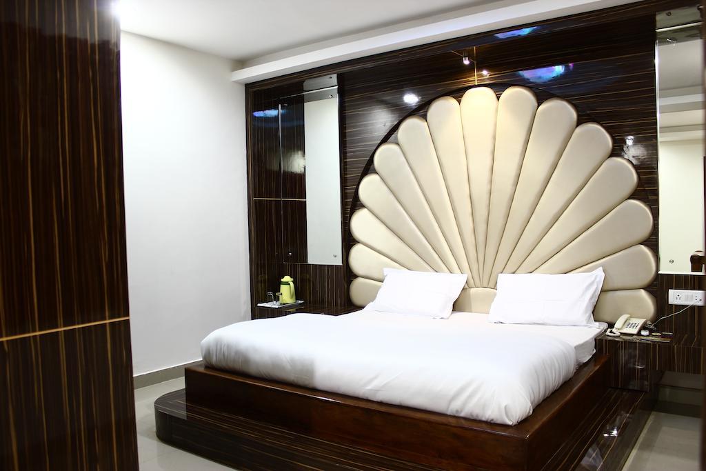 Hotel Maharaja Katra  Habitación foto