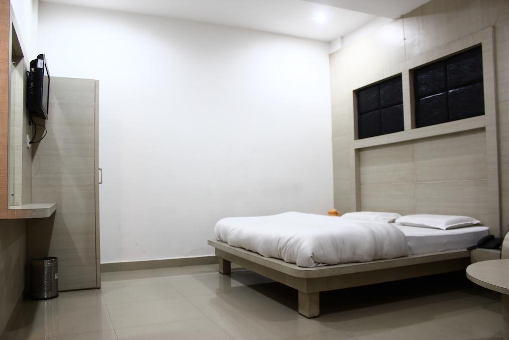 Hotel Maharaja Katra  Habitación foto